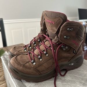 Lowa Renegade GTX Women's Size 9 Wide Hiking Boot